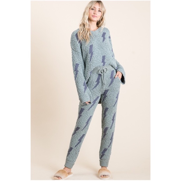Bibi Cozy Popcorn Thunder Print V neck Sweater Pants Set - Picture 1 of 7
